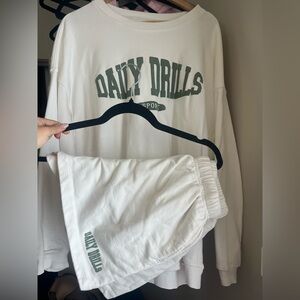 Daily Drills Logo Crewneck and Shorts XS/S